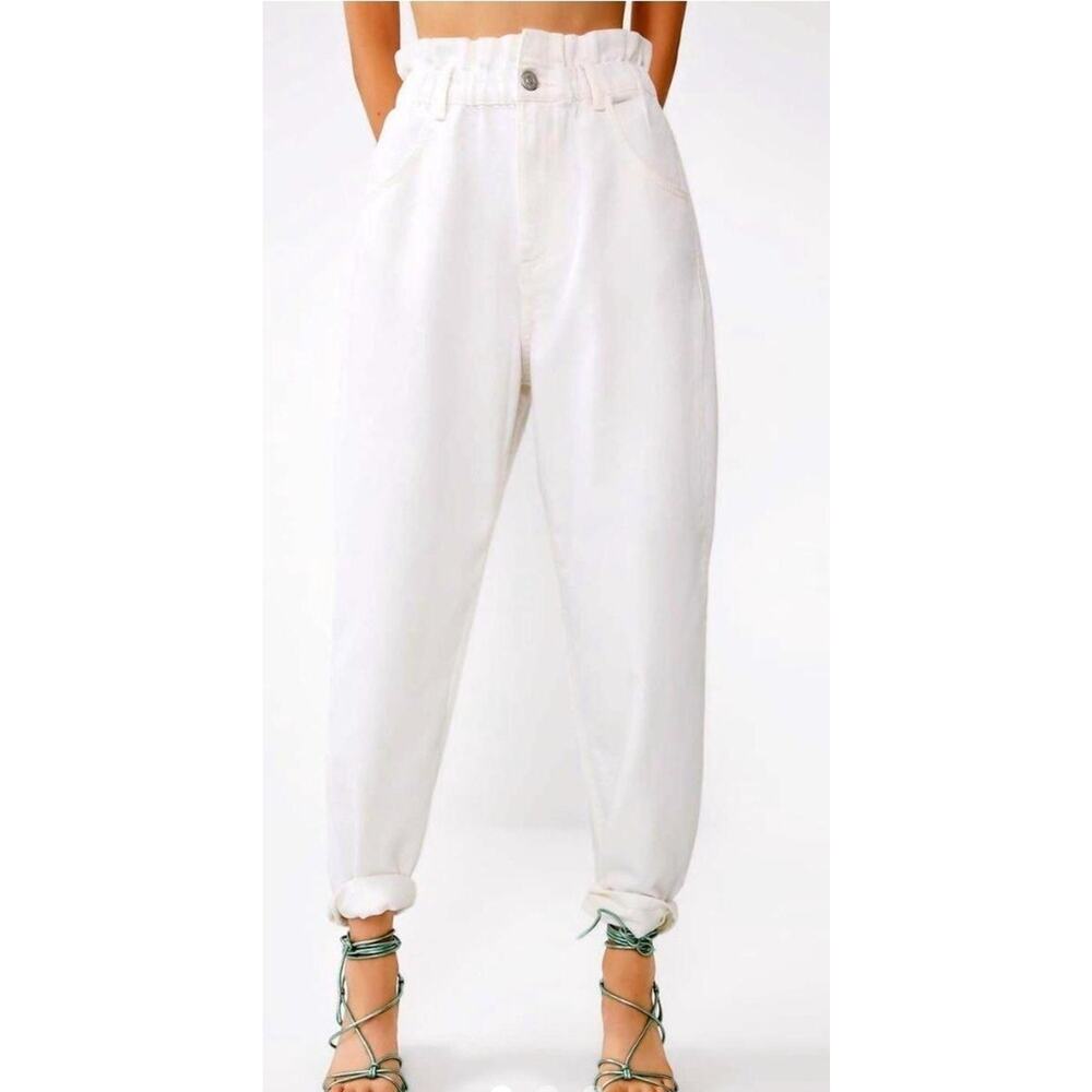 ZARA Paper Bag Waist Barrel Jeans Womens 10 White Denim Cowboy Blogger Fave